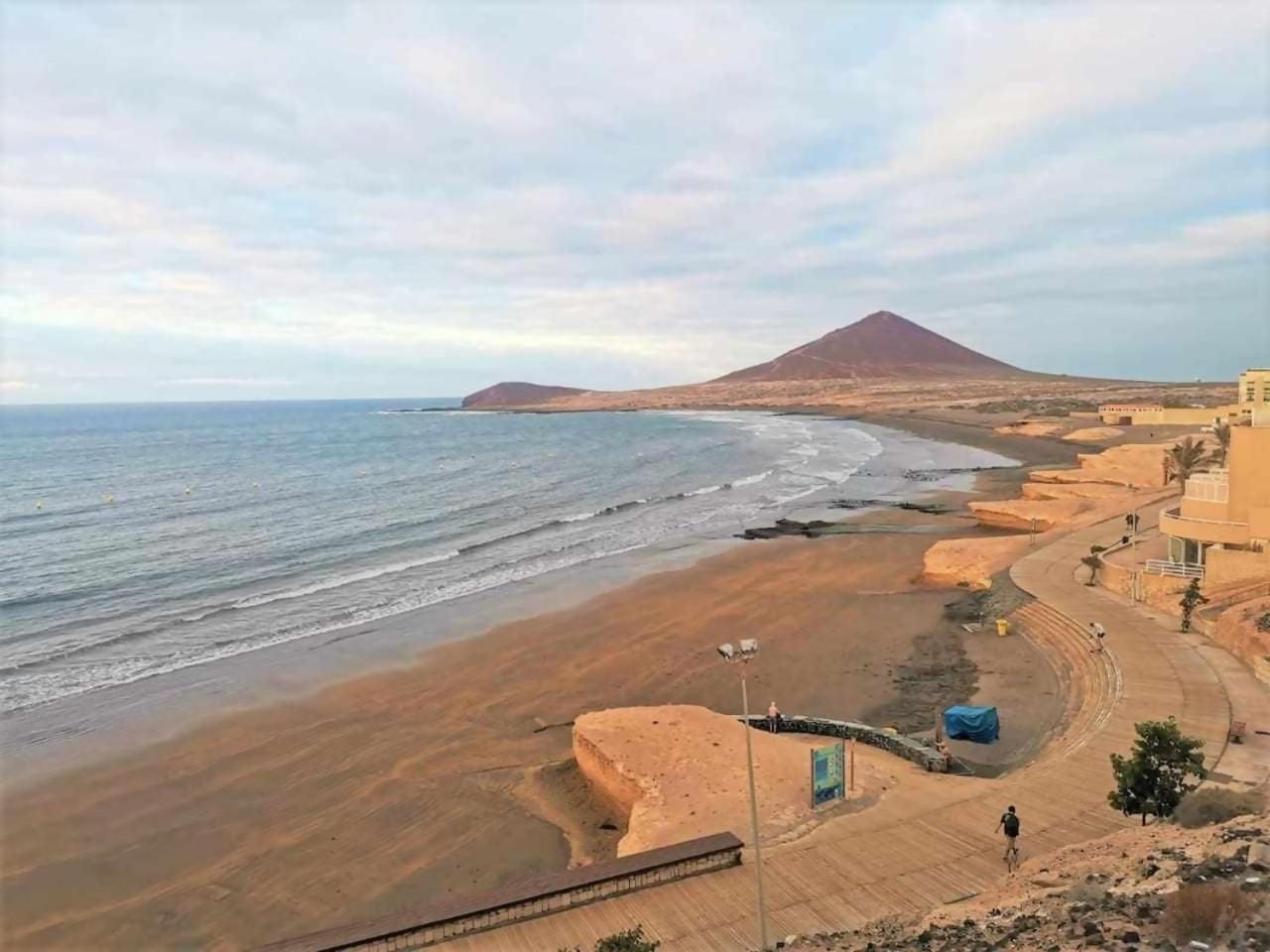 Rentenerife El Medano Beach Life Exterior photo