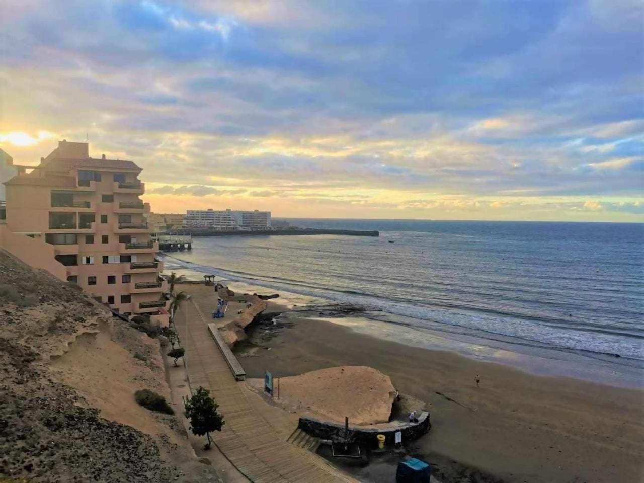 Rentenerife El Medano Beach Life Exterior photo